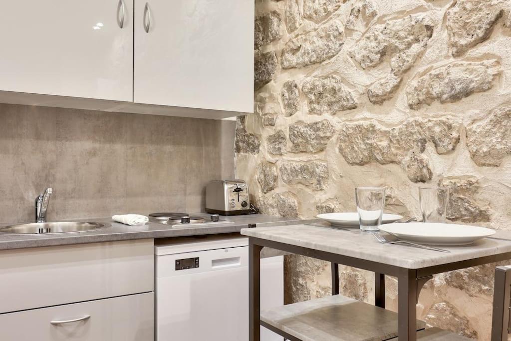 Studio Confortable Au Coeur De Paris Apartment Exterior photo