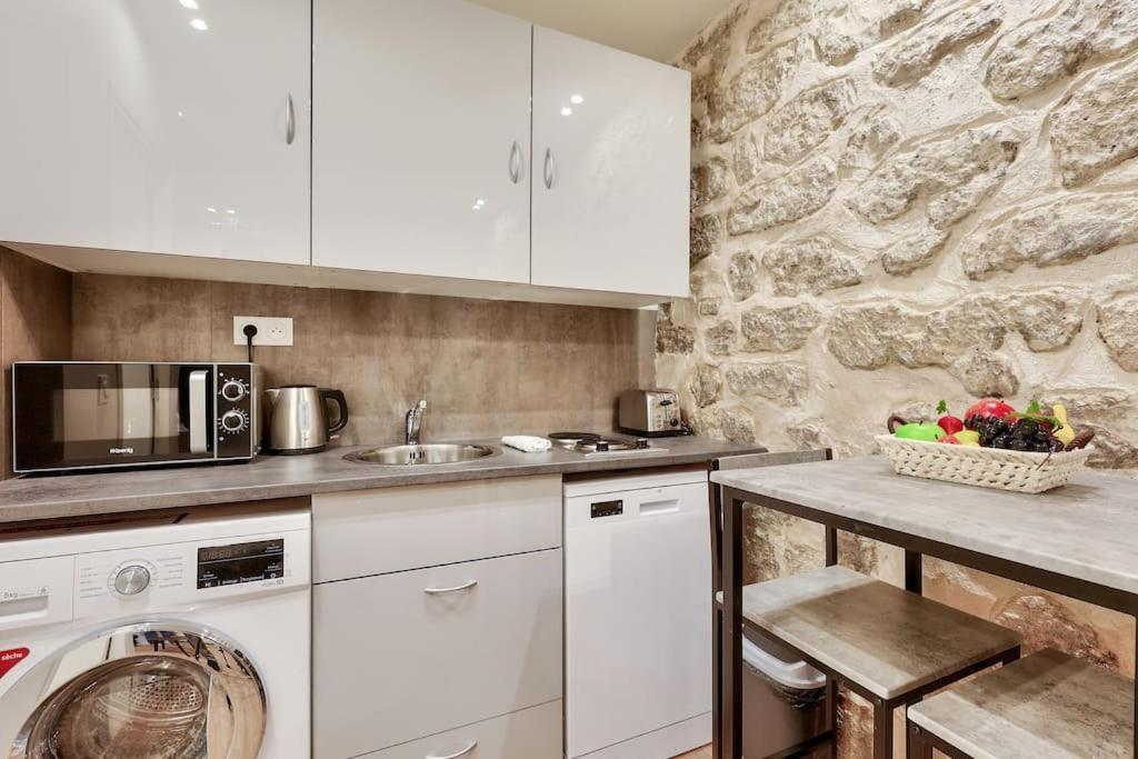Studio Confortable Au Coeur De Paris Apartment Exterior photo